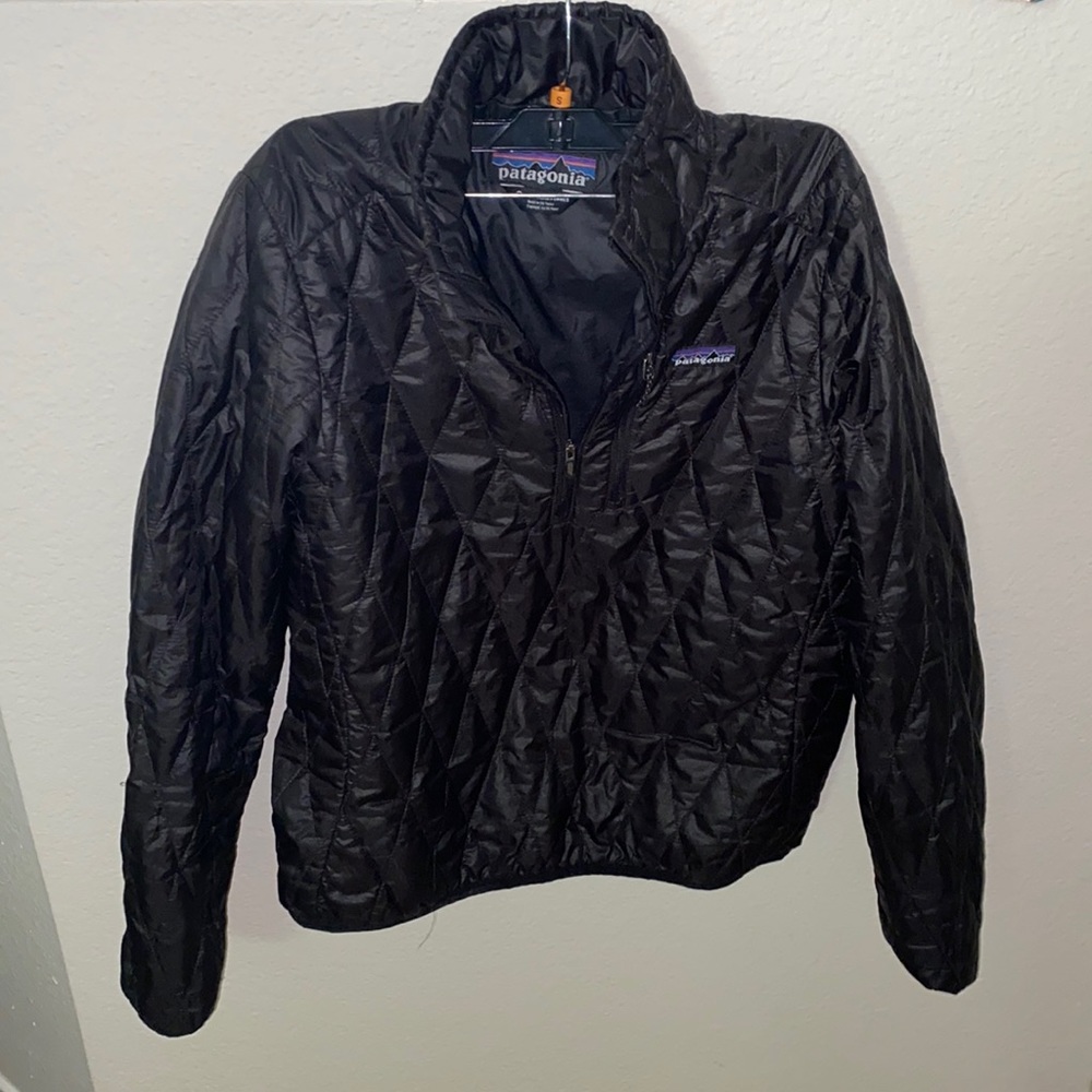 Black ladies Patagonia pull over